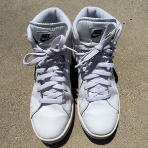 Nike blazers, slightly used, size 7 in women 5 in men’s